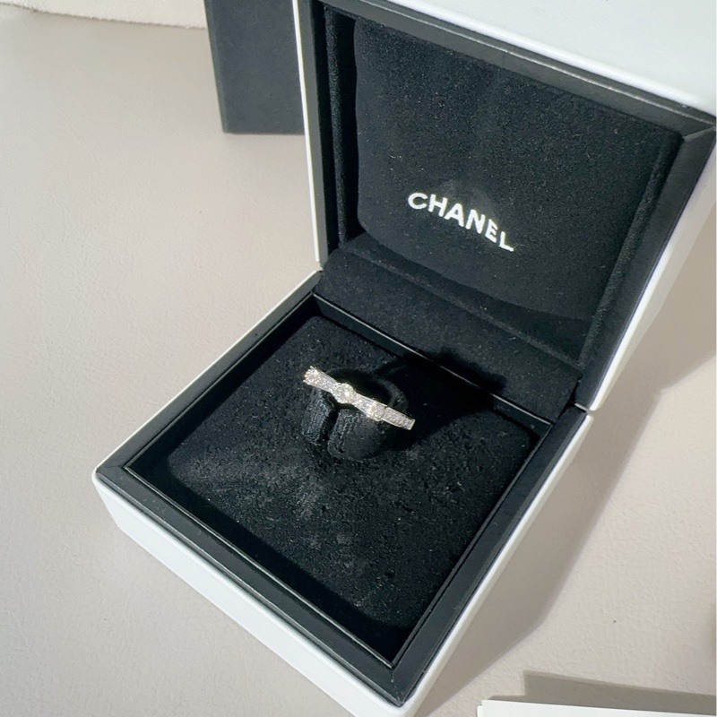 Chanel香奈兒 ruban系列 白金滿鑽蝴蝶結戒指,窄版 52號-3