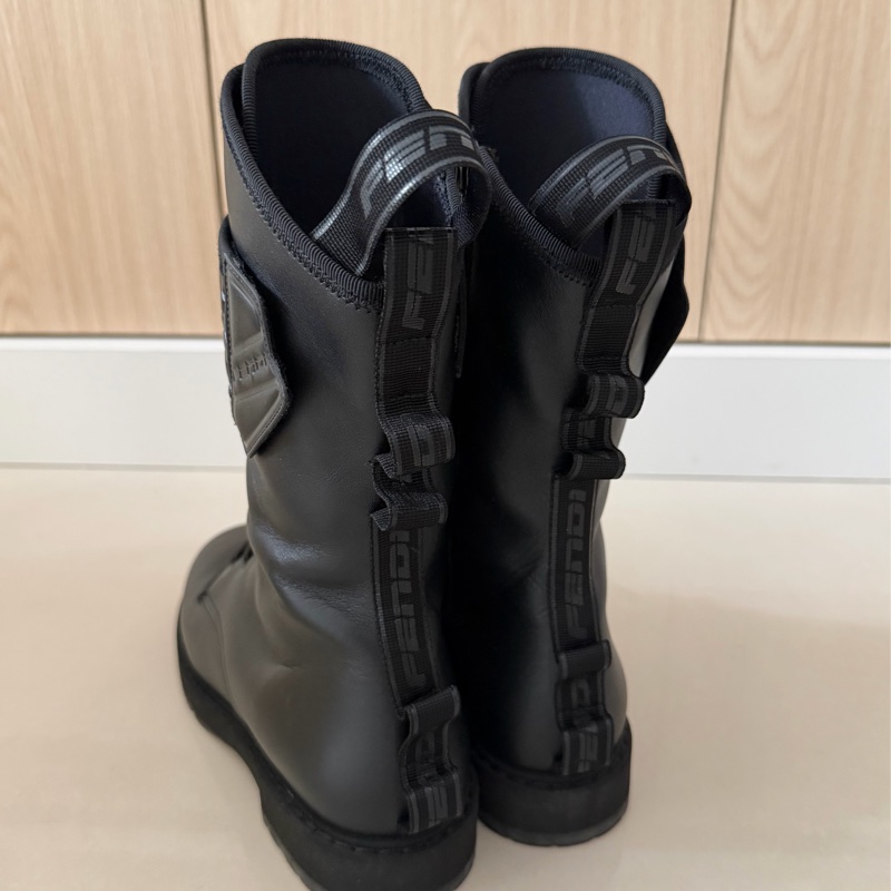 Fendi 壓花側拉鍊牛皮靴子-2