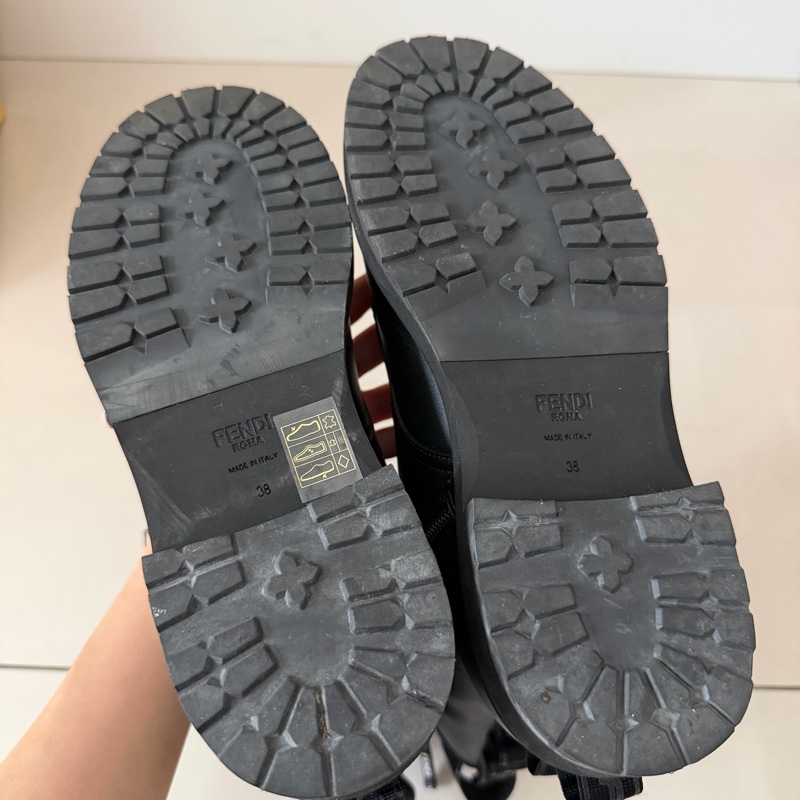 Fendi 壓花側拉鍊牛皮靴子-8