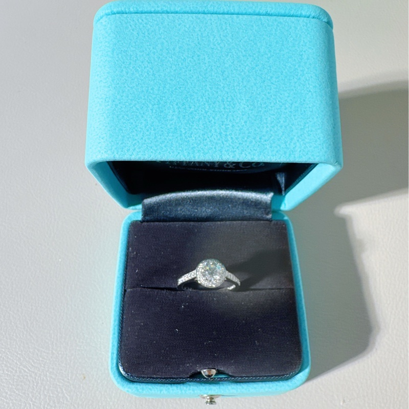 Tiffany蒂芙尼 豪華鑲嵌白金鑽石戒指,47碼-0