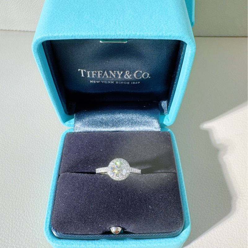 Tiffany蒂芙尼 豪華鑲嵌白金鑽石戒指,47碼-1