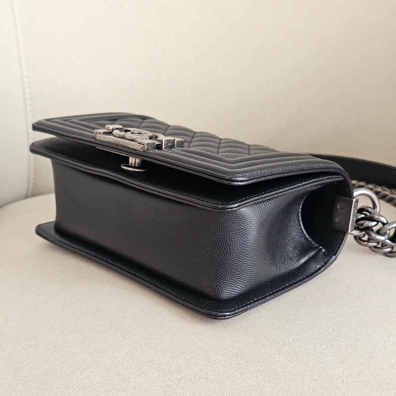 Chanel boy20 黑色荔枝 仿舊銀扣-2