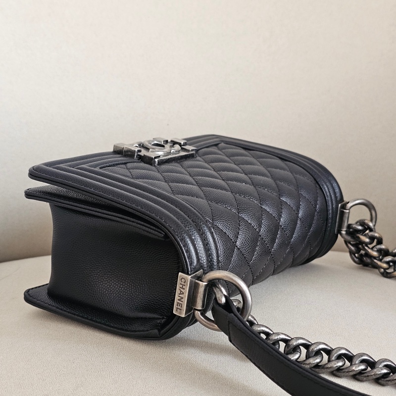 Chanel boy20 黑色荔枝 仿舊銀扣-3