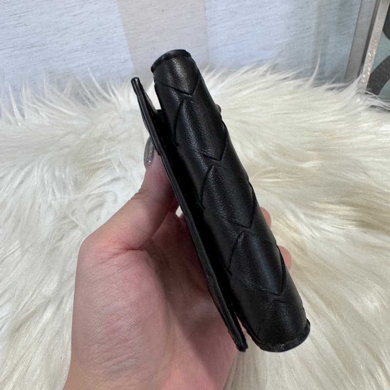 ［ 櫃價$26100 ］BV Small Tri Fold 黑編織三折短夾 晶片款-4