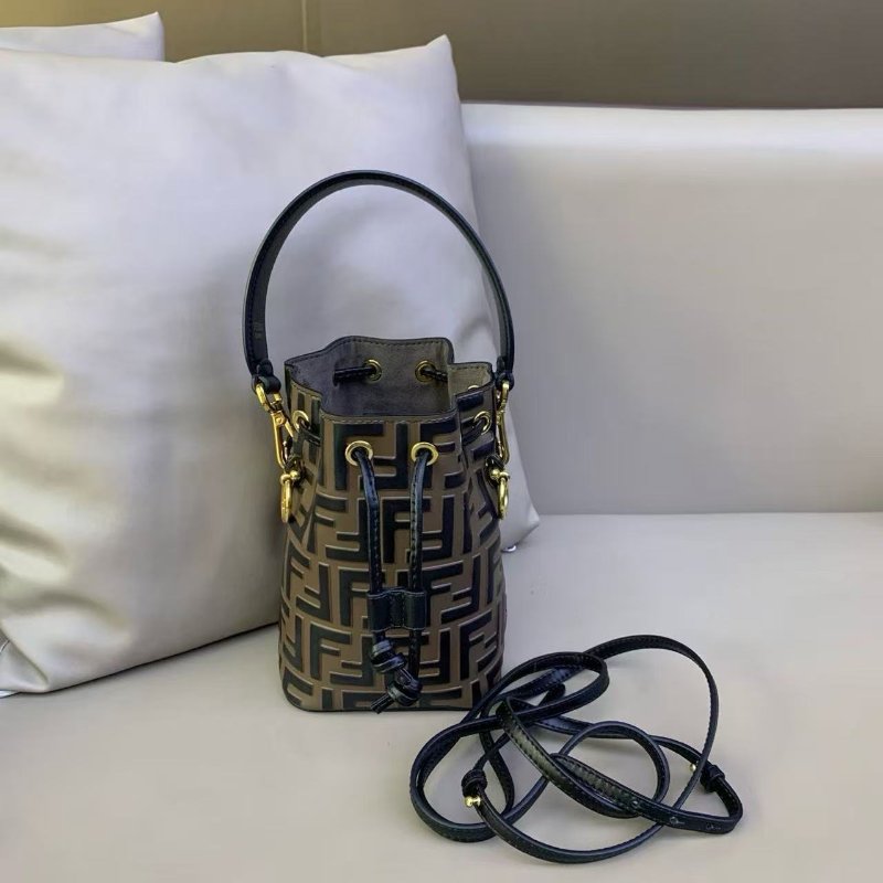FENDI 棕色經典老花壓紋Mon Tresor 抽繩水桶包12*18*10 99新配件塵袋-0