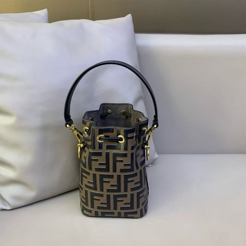 FENDI 棕色經典老花壓紋Mon Tresor 抽繩水桶包12*18*10 99新配件塵袋-1