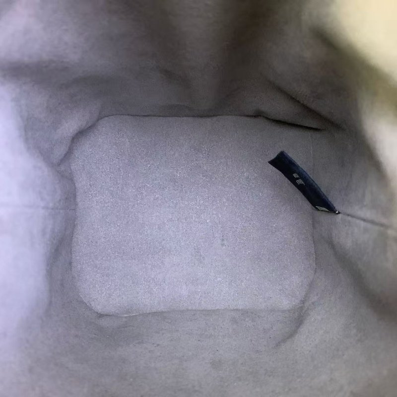 FENDI 棕色經典老花壓紋Mon Tresor 抽繩水桶包12*18*10 99新配件塵袋-4