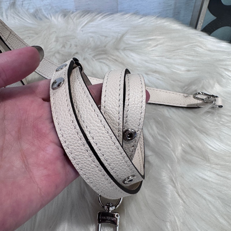 LV Marellini 石英白EPI防刮皮革肩斜背包 晶片款 近全新-14