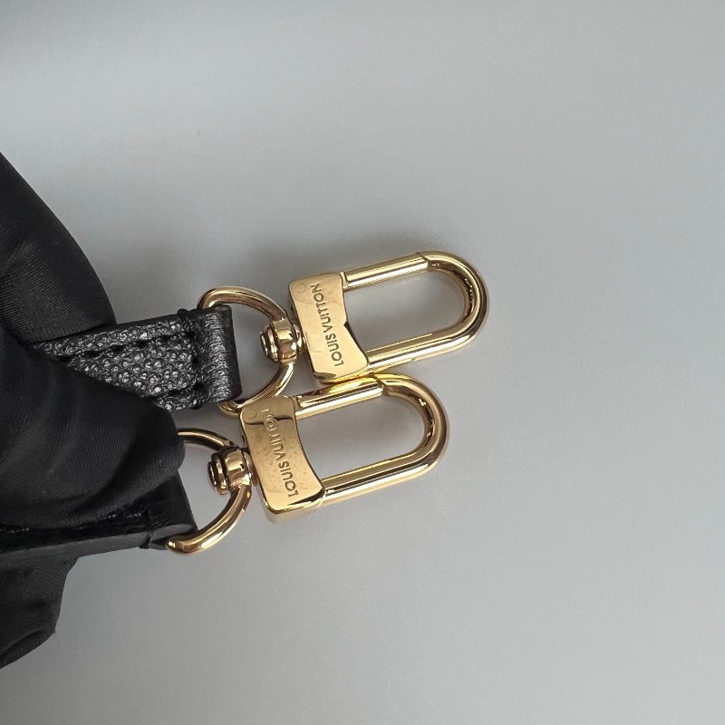 LV M81456/晶片款 黑拚米皮革壓紋Nano Speedy包-7