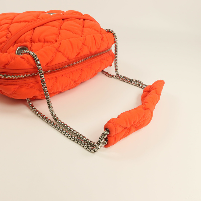 CHANEL 布料Bubble Bag銀扣鏈帶肩背袋-4