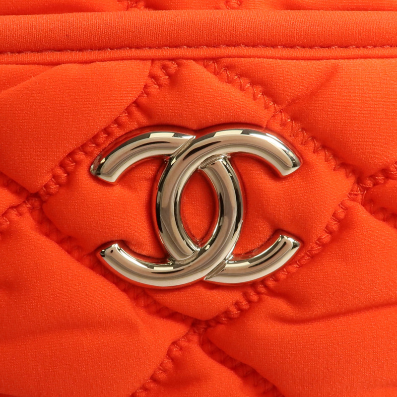 CHANEL 布料Bubble Bag銀扣鏈帶肩背袋-9