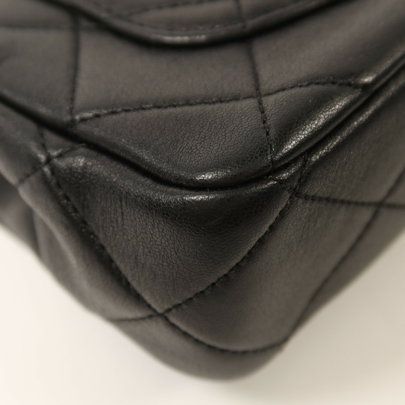 CHANEL 牛皮皮革Mini Matelasse金扣鏈帶手挽肩背兩用袋-11