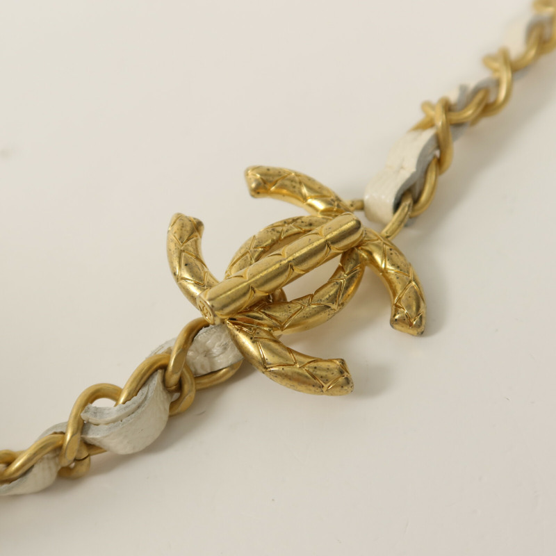 CHANEL 牛皮皮革Vanity Case金扣鏈帶肩背袋-9