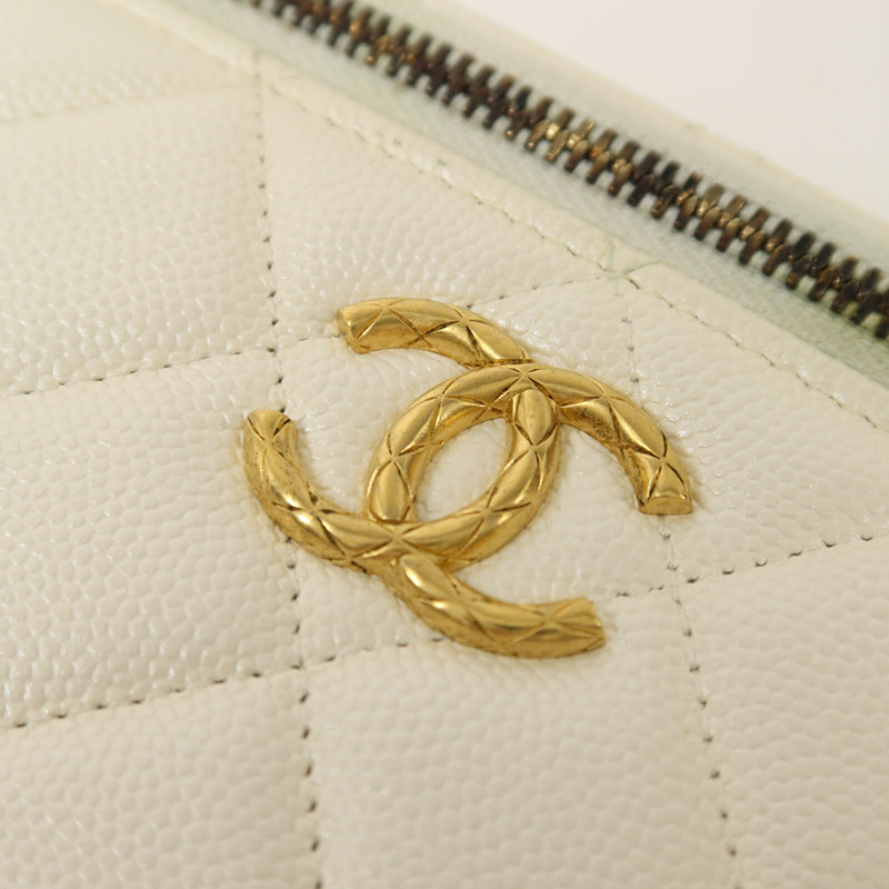 CHANEL 牛皮皮革Vanity Case金扣鏈帶肩背袋-10