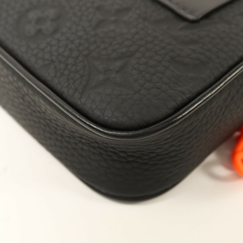 LOUIS VUITTON Monogram Taurillon Pochette Volga Uniform腰包-13