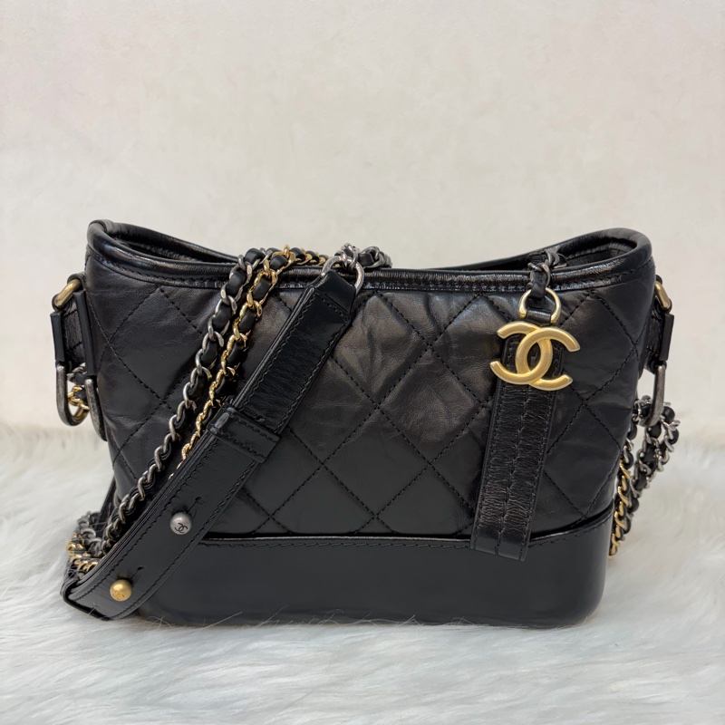 CHANEL A91810 AS0865 gabrielle HOBO 20公分 黑色斜背包流浪包 小號-0