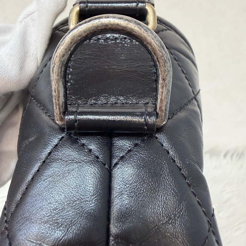 CHANEL A91810 AS0865 gabrielle HOBO 20公分 黑色斜背包流浪包 小號-21