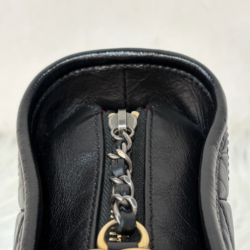 CHANEL A91810 AS0865 gabrielle HOBO 20公分 黑色斜背包流浪包 小號-29