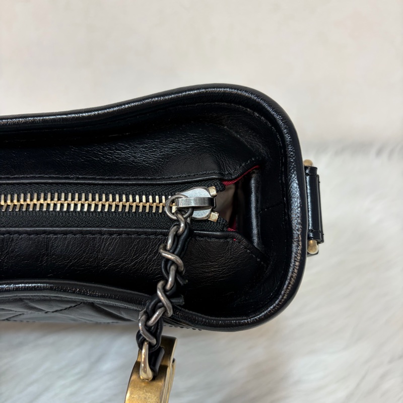 CHANEL A91810 AS0865 gabrielle HOBO 20公分 黑色斜背包流浪包 小號-33