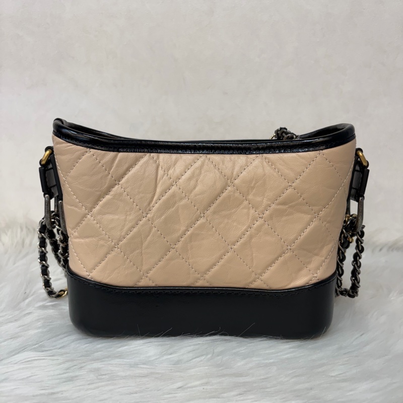 CHANEL A91810 AS0865 gabrielle HOBO 20公分 奶茶黑色撞色斜背包流浪包 小號-3