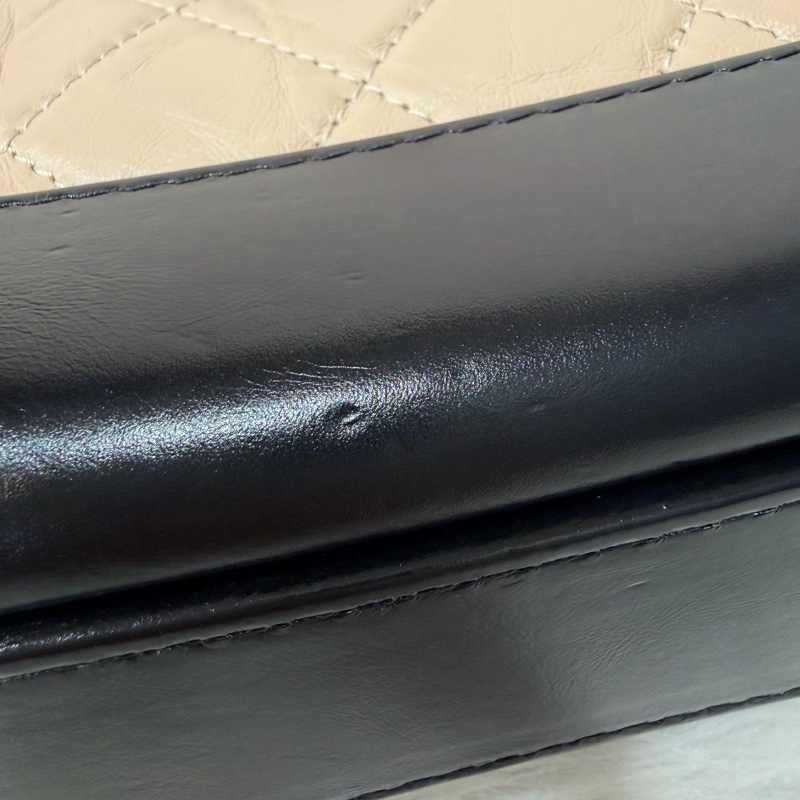 CHANEL A91810 AS0865 gabrielle HOBO 20公分 奶茶黑色撞色斜背包流浪包 小號-24