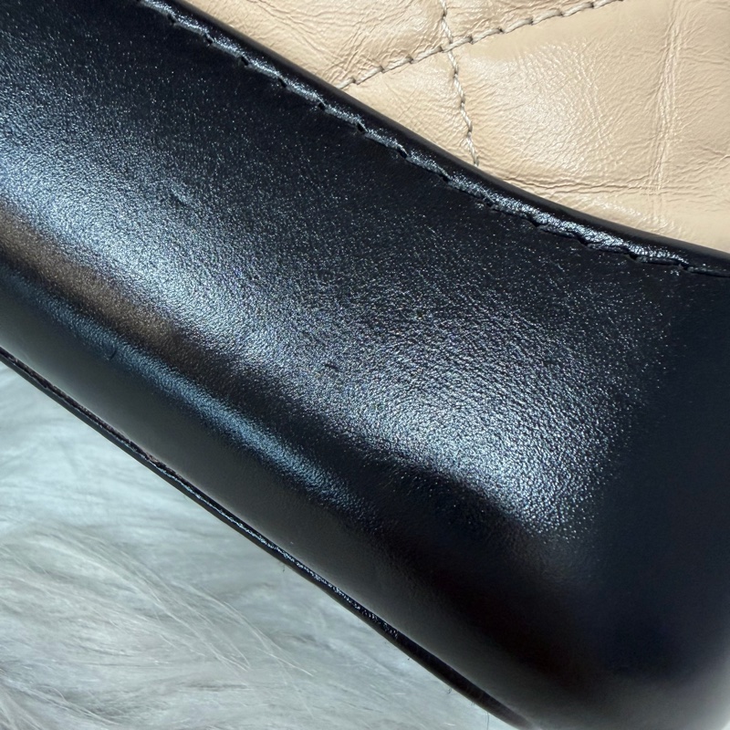 CHANEL A91810 AS0865 gabrielle HOBO 20公分 奶茶黑色撞色斜背包流浪包 小號-26