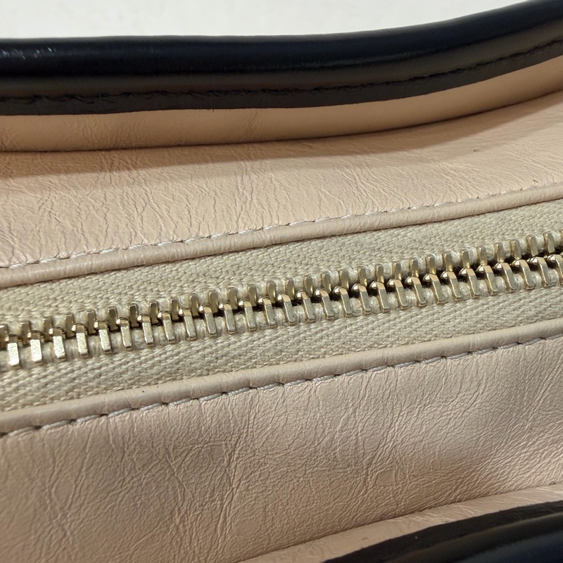 CHANEL A91810 AS0865 gabrielle HOBO 20公分 奶茶黑色撞色斜背包流浪包 小號-44