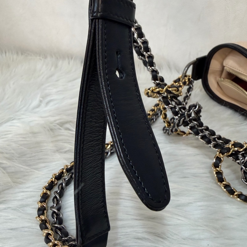 CHANEL A91810 AS0865 gabrielle HOBO 20公分 奶茶黑色撞色斜背包流浪包 小號-60