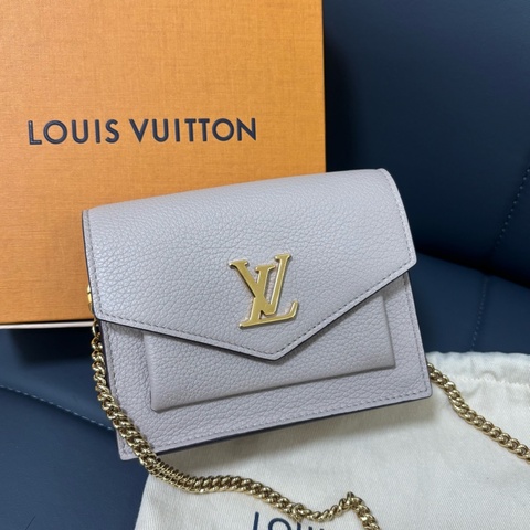LV 奶茶色信封鏈條包