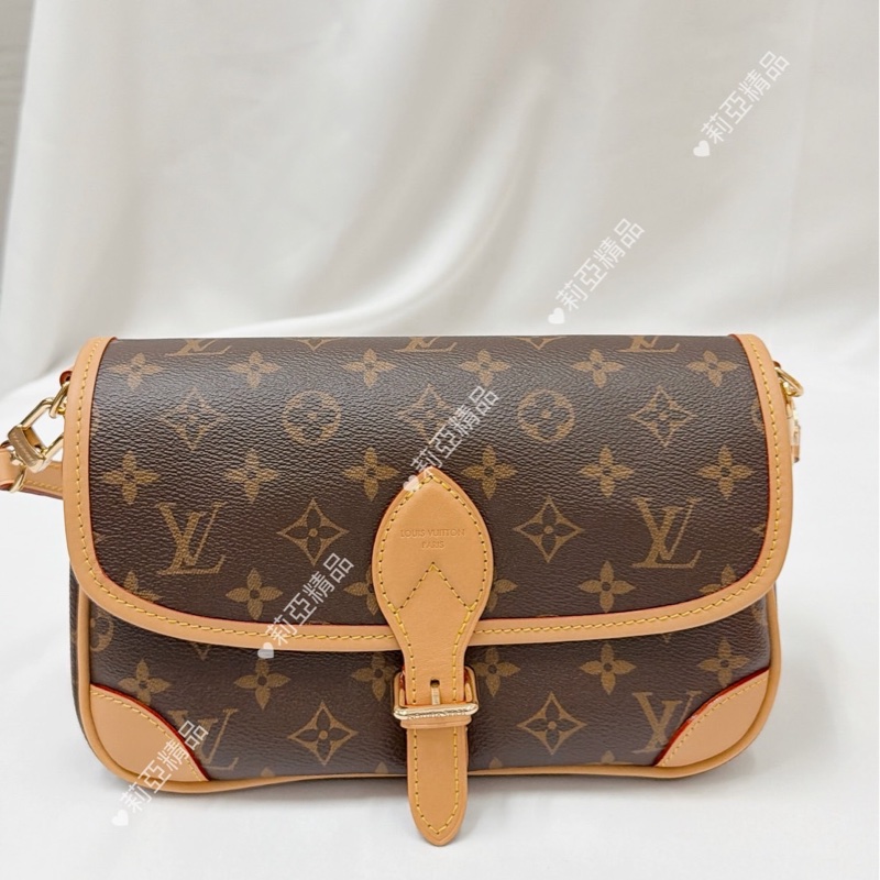 莉亞精品♡ LV 法棍黑背帶 二手美包-2
