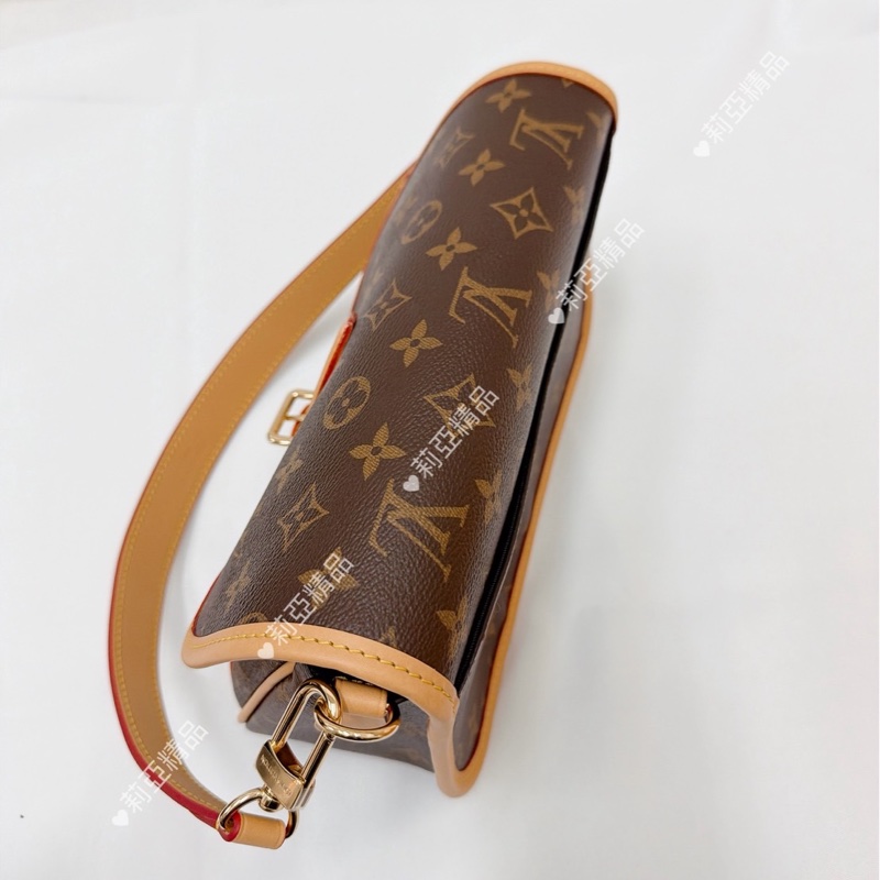 莉亞精品♡ LV 法棍黑背帶 二手美包-4