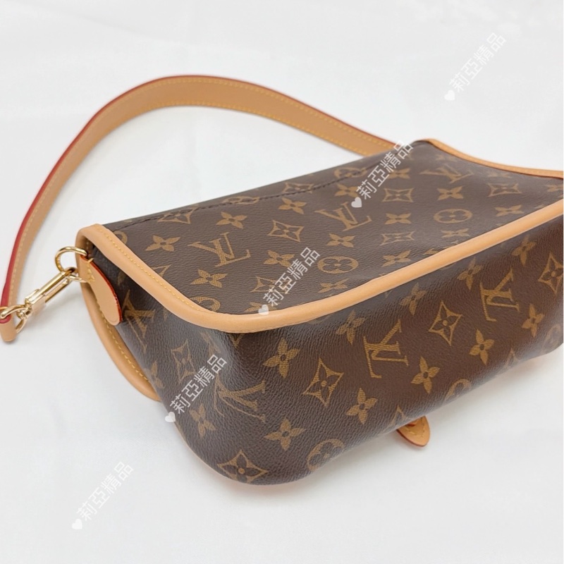 莉亞精品♡ LV 法棍黑背帶 二手美包-8