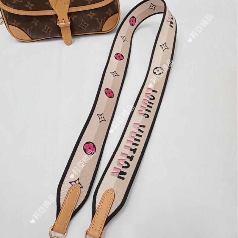 莉亞精品♡ LV 法棍黑背帶 二手美包-11