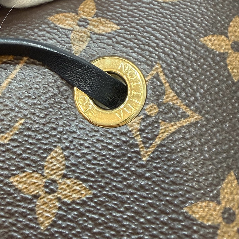 LV M44020 Neo NOE 字紋 老花 黑色 斜背包 肩背包 水桶包 束口包-27