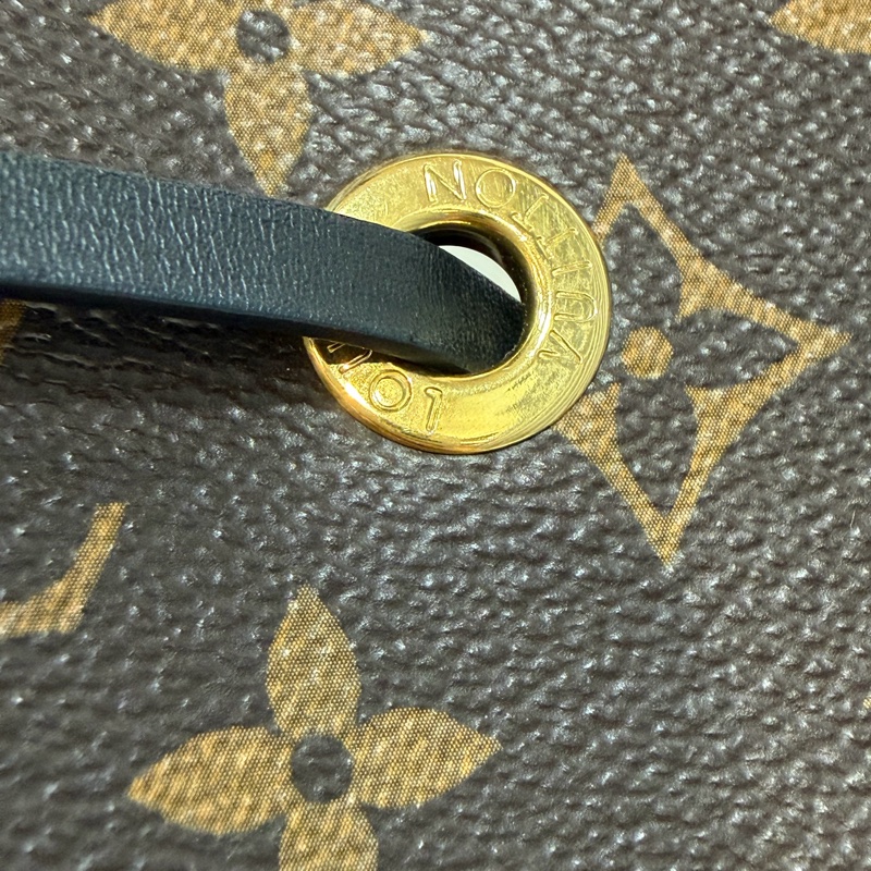 LV M44020 Neo NOE 字紋 老花 黑色 斜背包 肩背包 水桶包 束口包-30