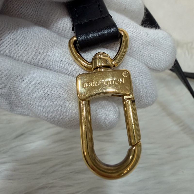 LV M44020 Neo NOE 字紋 老花 黑色 斜背包 肩背包 水桶包 束口包-64