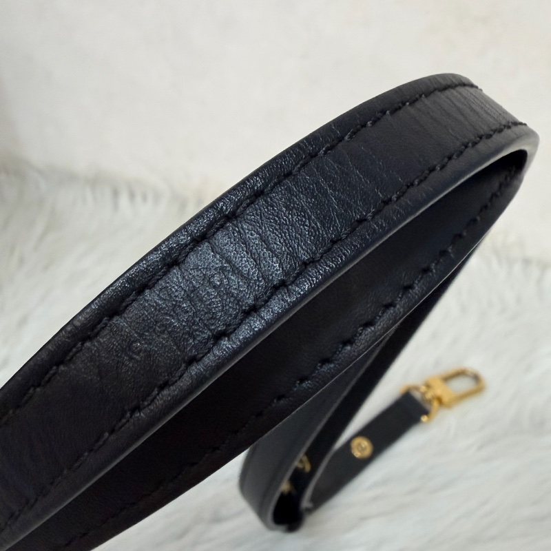 LV M44020 Neo NOE 字紋 老花 黑色 斜背包 肩背包 水桶包 束口包-68