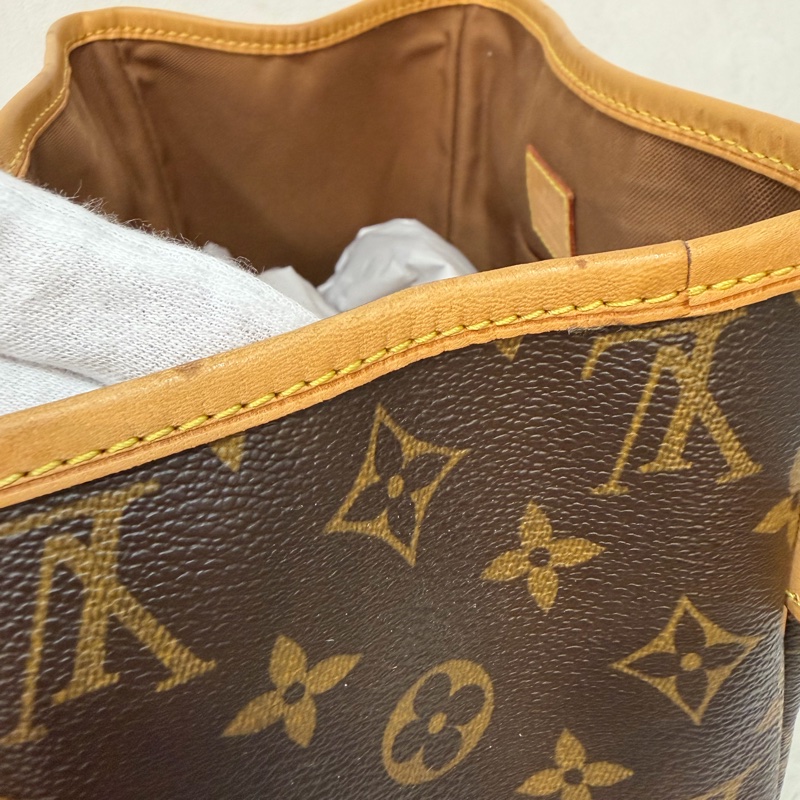 LV M51156 原花 老花 字紋 手提包 便當包 小 午休包 名媛包 晚宴包 手拿包 熱門款-21