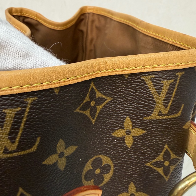 LV M51156 原花 老花 字紋 手提包 便當包 小 午休包 名媛包 晚宴包 手拿包 熱門款-27