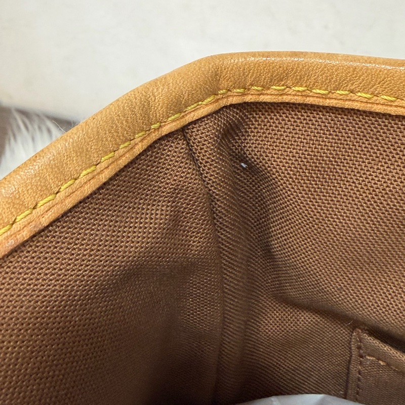 LV M51156 原花 老花 字紋 手提包 便當包 小 午休包 名媛包 晚宴包 手拿包 熱門款-40