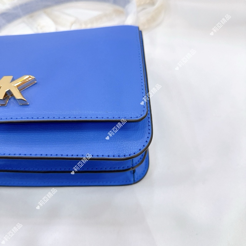 莉亞精品♡ MK 寶石藍立體金釦翻蓋包 二手美包-12