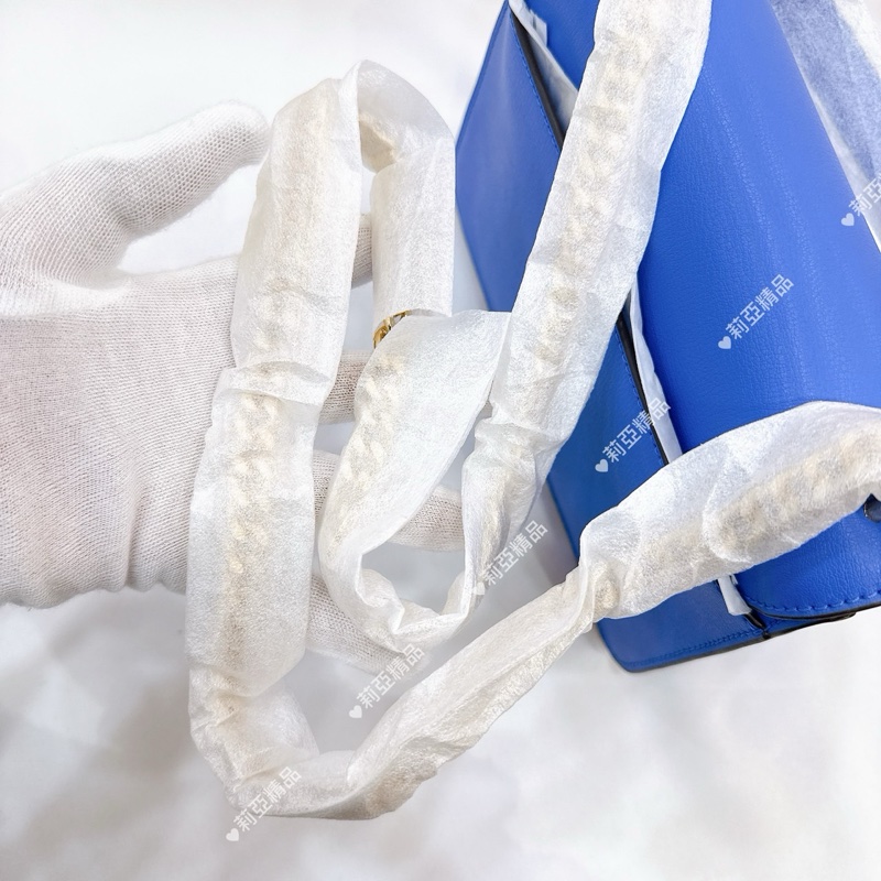 莉亞精品♡ MK 寶石藍立體金釦翻蓋包 二手美包-17