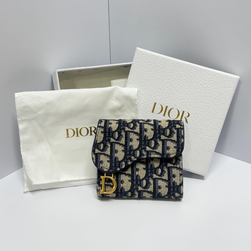 【超!級!新】 Dior Saddle 馬鞍老花短夾 全配🎁(專櫃24,000)-0