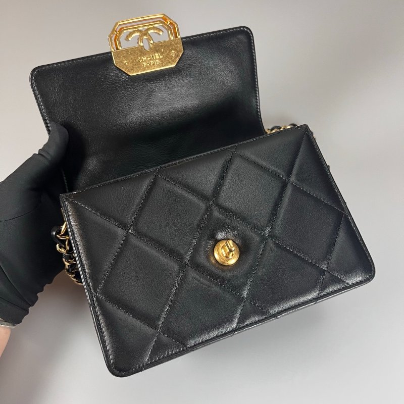 CHANEL 季節款水鑽包羊皮黑 23C晶片款-4