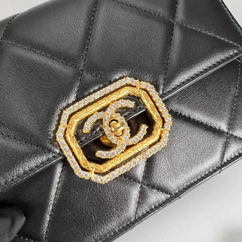 CHANEL 季節款水鑽包羊皮黑 23C晶片款-6