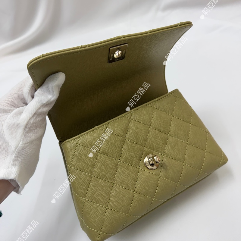 莉亞精品♡ Chanel mini handle 芥末黃金釦 近新美包-12