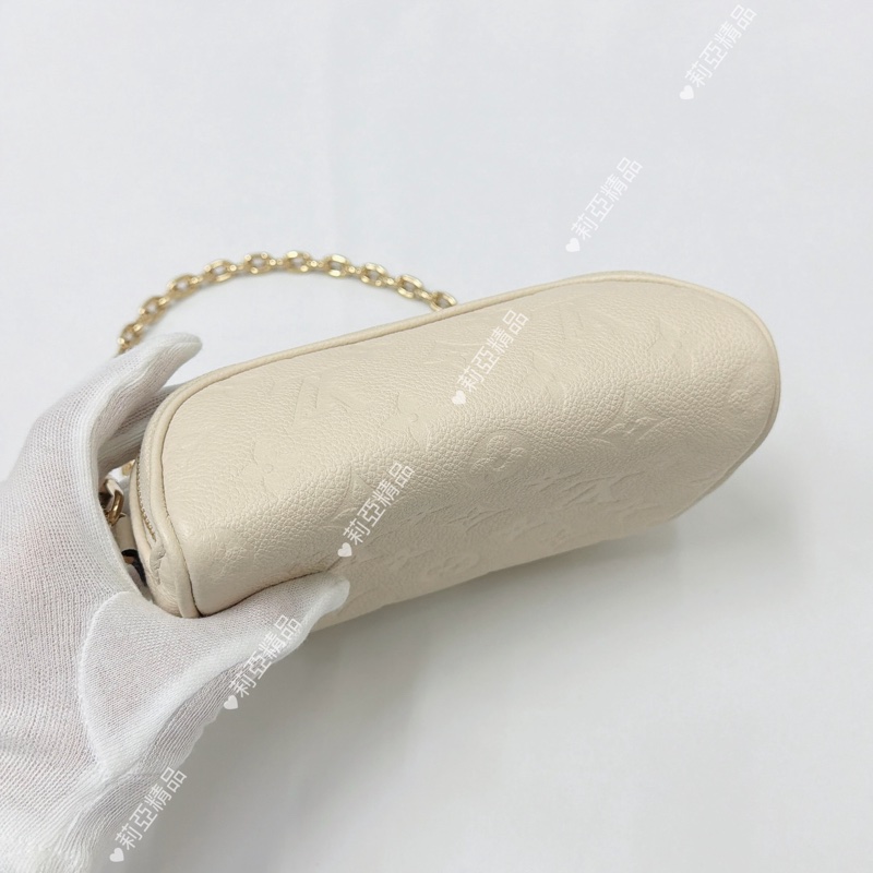 莉亞精品♡ Lv Mini Bumbag奶白色 二手美包-4