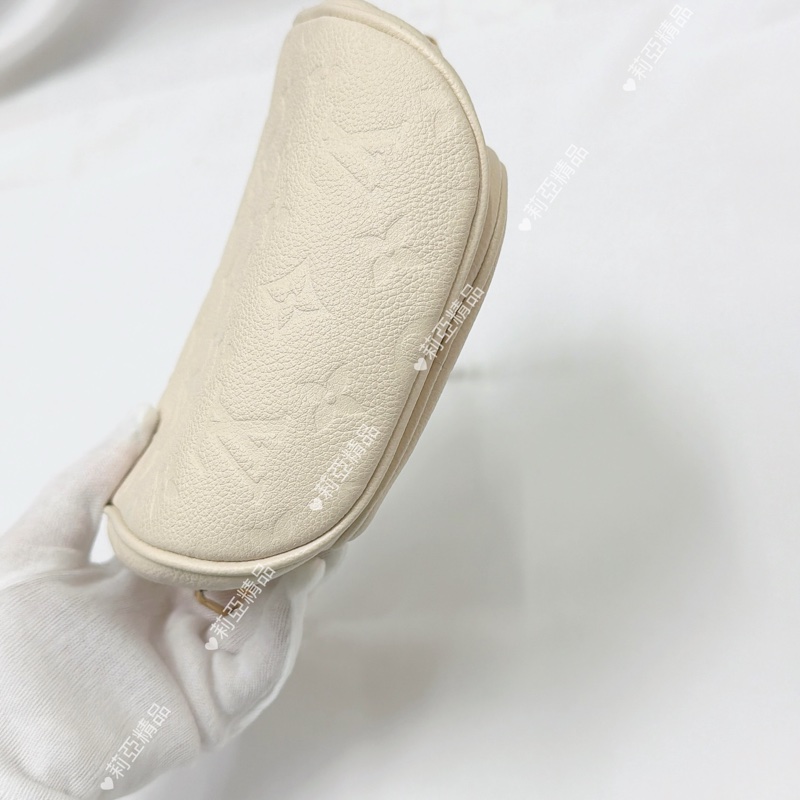 莉亞精品♡ Lv Mini Bumbag奶白色 二手美包-5
