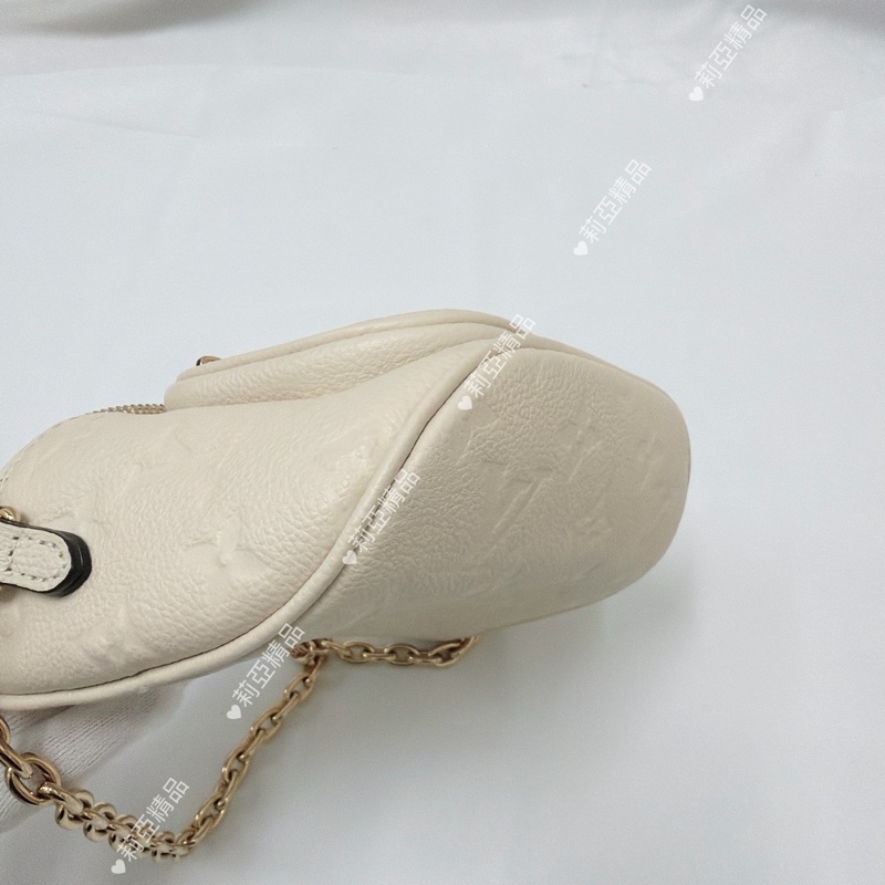 莉亞精品♡ Lv Mini Bumbag奶白色 二手美包-12