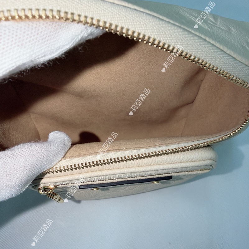 莉亞精品♡ Lv Mini Bumbag奶白色 二手美包-14